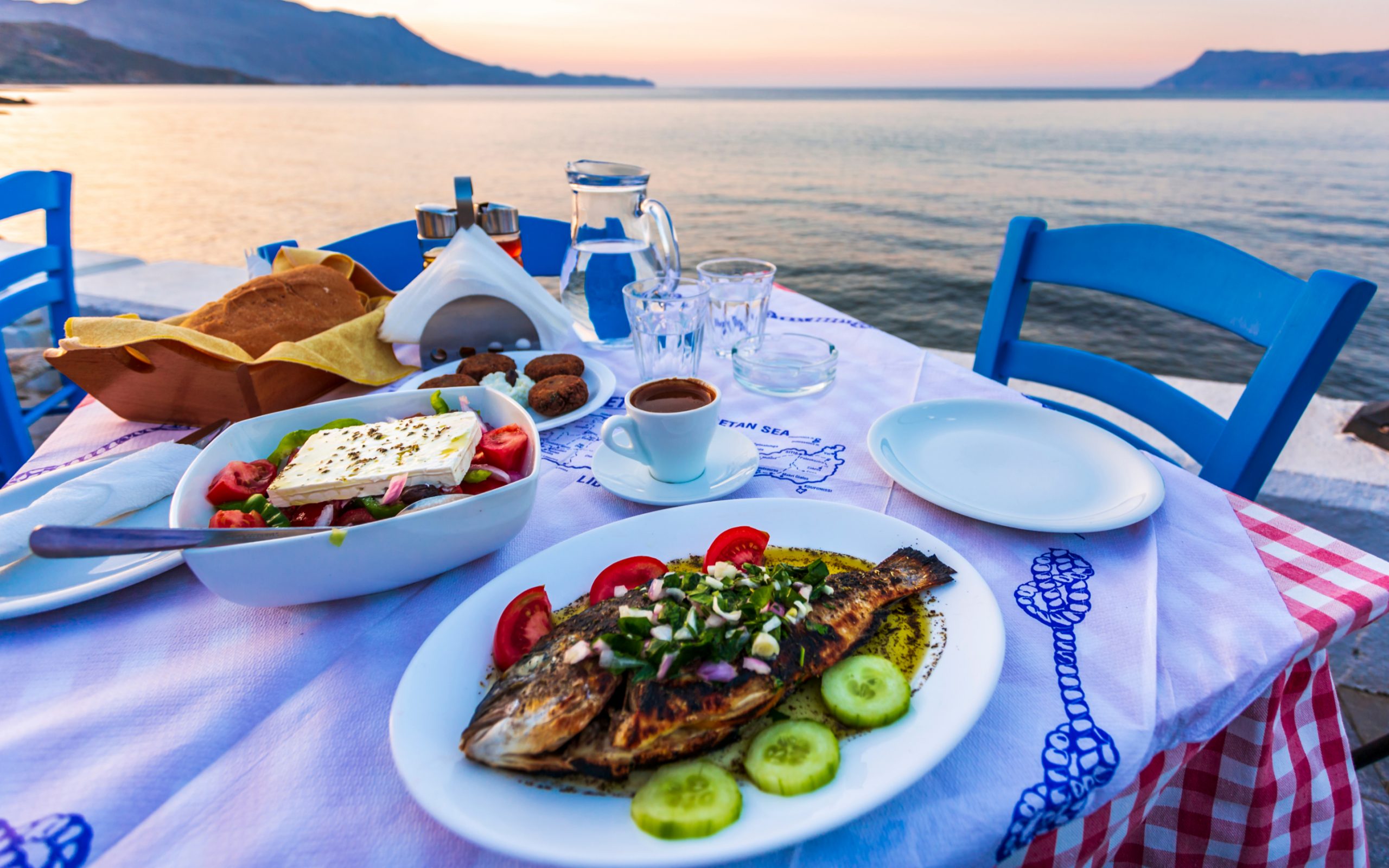 123Booking Griechisches Restaurant scaled